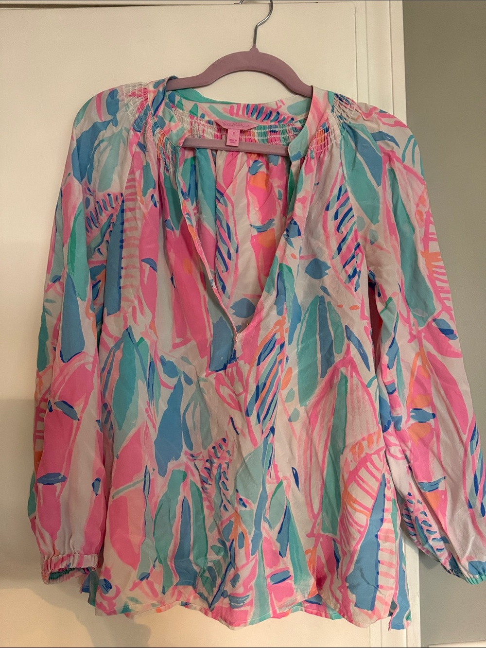 Lilly Pulitzer Small Women's Multicolor Printed V-Neck Blouse - Pink & Blue